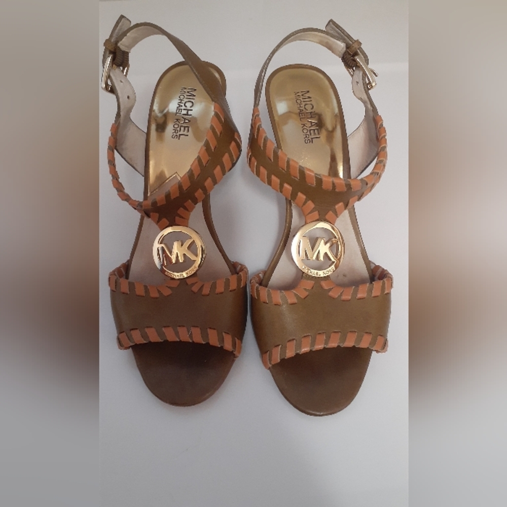Michael Kors brown/tan women's sandals - size 9